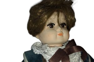 Porzellan-Puppe