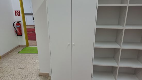 Garderobenschrank