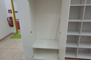 Garderobenschrank