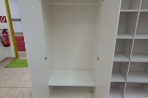 Garderobenschrank