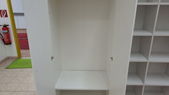 Garderobenschrank