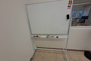 Fahrbares Whiteboard B