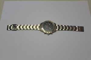 Herrenarmbanduhr CAV8