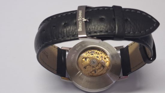 Herrenarmbanduhr CAV8