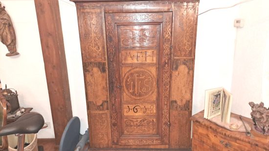 Historischer Schrank 8 WZ