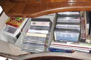 Diverse CDs plus Cassetten 8 WZ