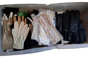 Diverse Handschuhe 7 AZ