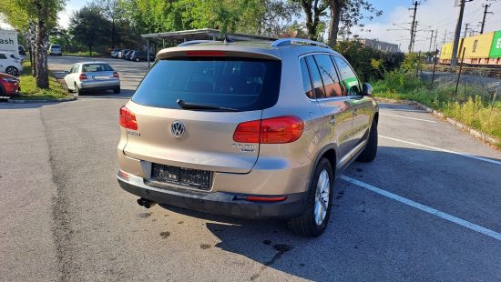 VW Tiguan FIN: WVGZZZ5NZGW025794