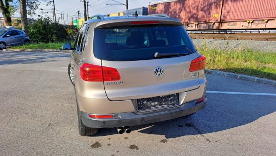 VW Tiguan FIN: WVGZZZ5NZGW025794