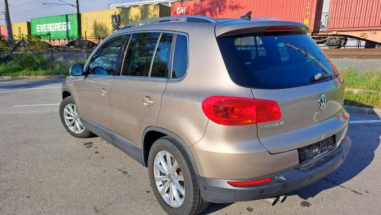 VW Tiguan FIN: WVGZZZ5NZGW025794