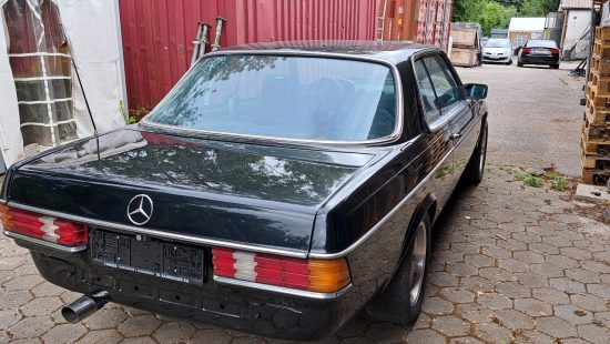 Mercedes FIN: 123 043 10 009585