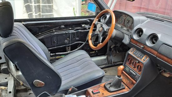 Mercedes FIN: 123 043 10 009585