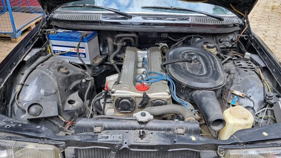 Mercedes FIN: 123 043 10 009585
