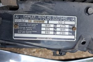 Mercedes FIN: 123 043 10 009585