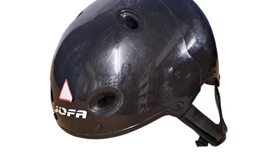 Helm schwarz glänzend