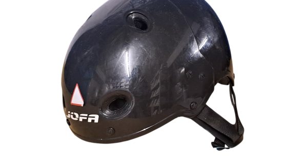 Helm schwarz glänzend