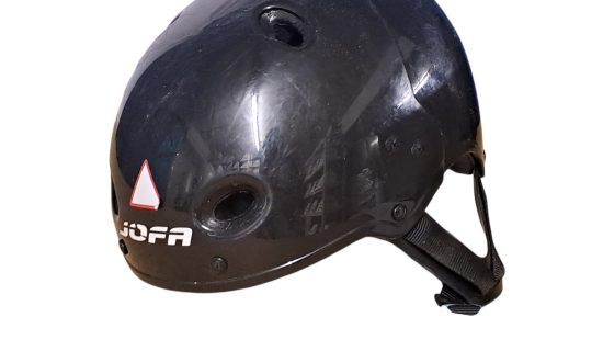 Helm schwarz glänzend