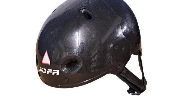 Helm schwarz glänzend