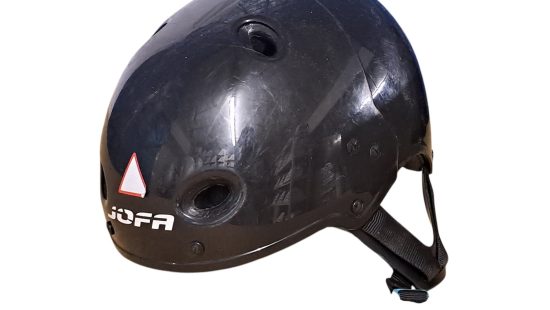 Helm schwarz glänzend