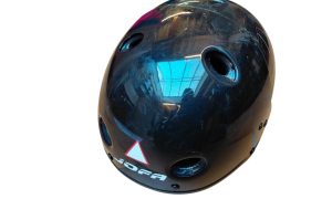 Helm schwarz glänzend