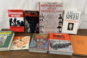 Geschichtsbücher Krieg