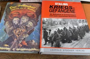 Geschichtsbücher Krieg