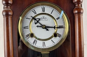 Wanduhr mit Pendel originalverpackt