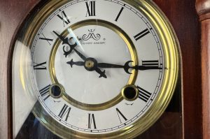 Wanduhr mit Pendel originalverpackt