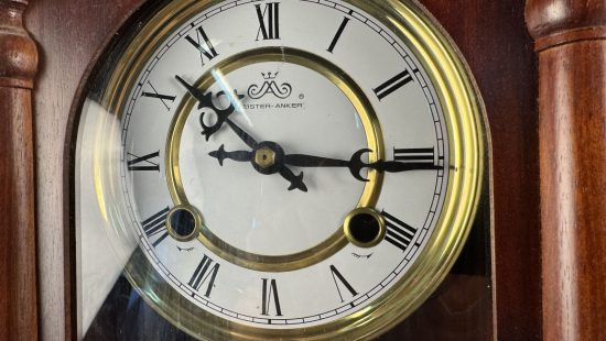 Wanduhr mit Pendel originalverpackt