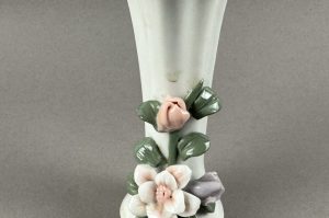 Porzellan Vase mit Blumen