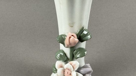 Porzellan Vase mit Blumen