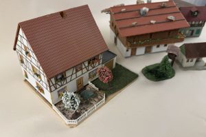 Häuser für Eisenbahn Modelle