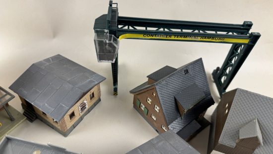 Häuser für Eisenbahn Modelle