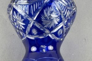 Königsblaue Kristallvase