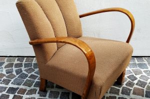 Sessel  im Halabala Stil