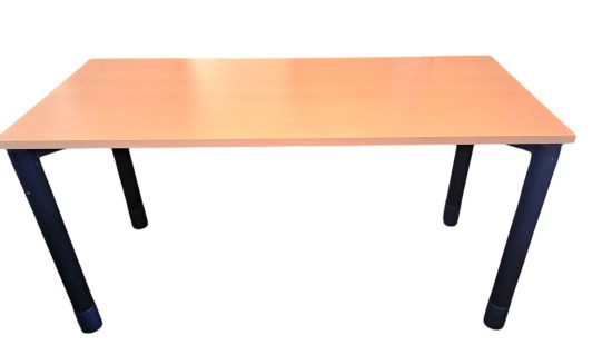 Schreibtisch