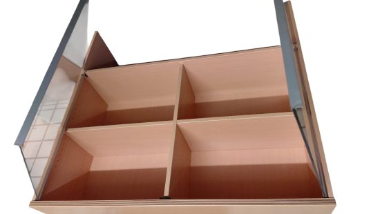 Vitrinenschrank