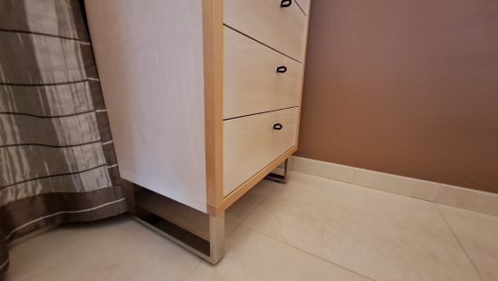 Vitrinenschrank WZ