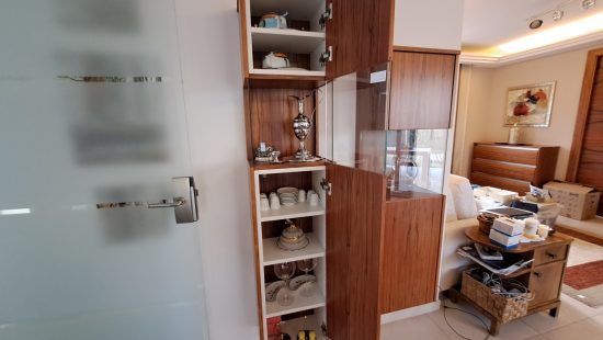 Vitrinenschrank WZ