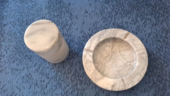 Marmor Ascher und Zigarettenbox