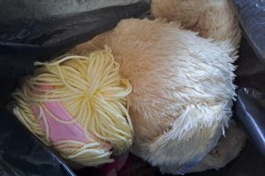 Sack mit Plüschtieren KT