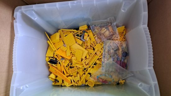 Kiste mit Lego KT
