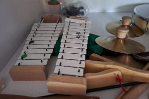 Musikinstrumente KT