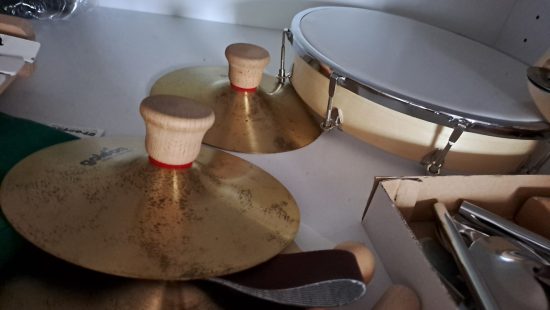 Musikinstrumente KT
