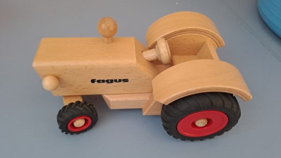 Holz Traktor DGG