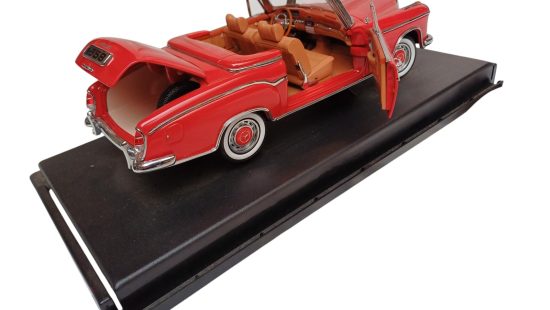 Modellauto Mercedes Benz 220SE K1