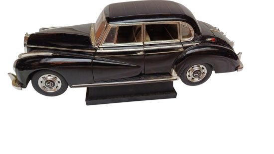 Modellauto Mercedes Benz 300D K1