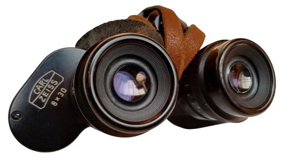 Fernglas K8