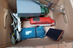 Diverse Modellautos und Flieger K10