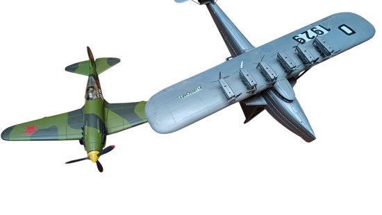 Diverse Modellautos und Flieger K10